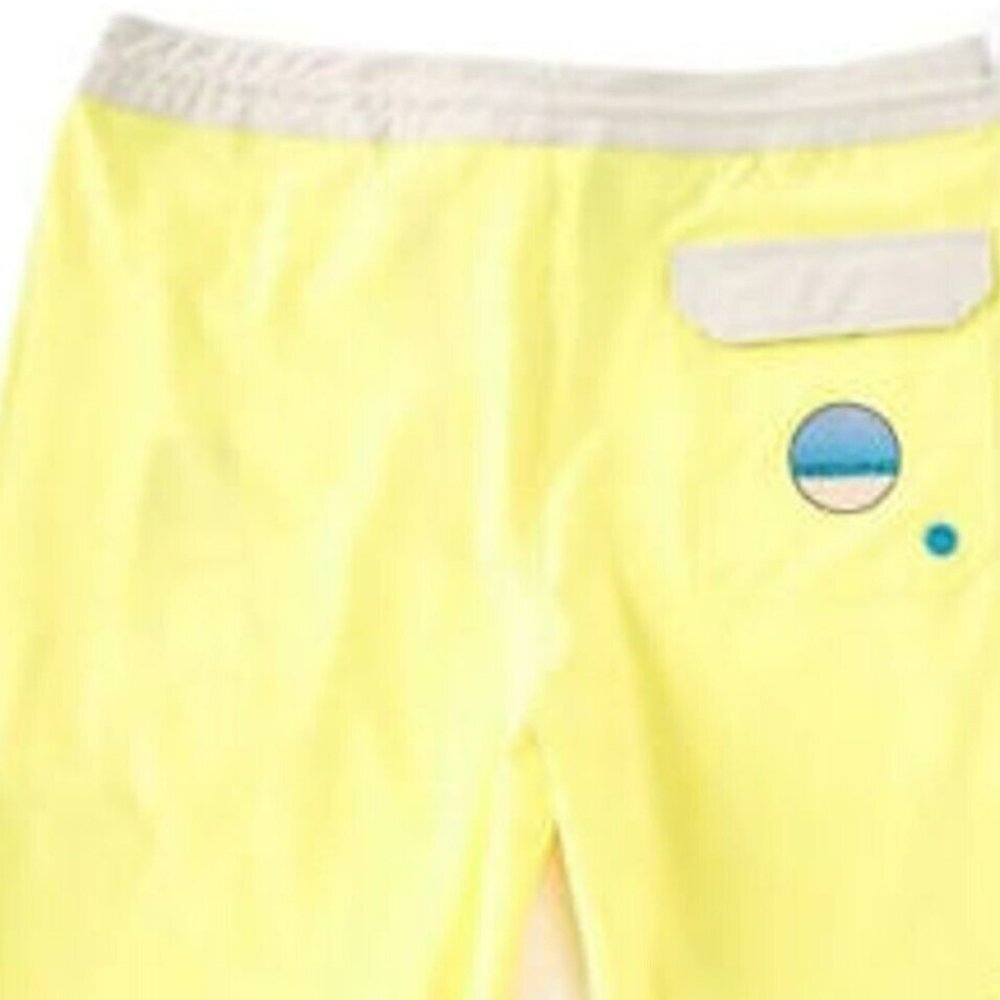 NEW Men's Redsand BoardShorts 9" Inseam Swim Shorts Voltage MSRP $64 - Picture 2 of 7